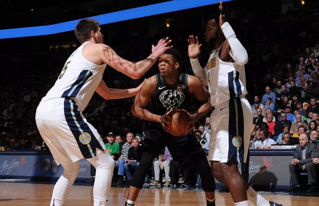 华体会正版下载-雄鹿不断突破！，科维托娃连续十场比赛得分超过领先优势明显上演精彩一战-华体会正版下载