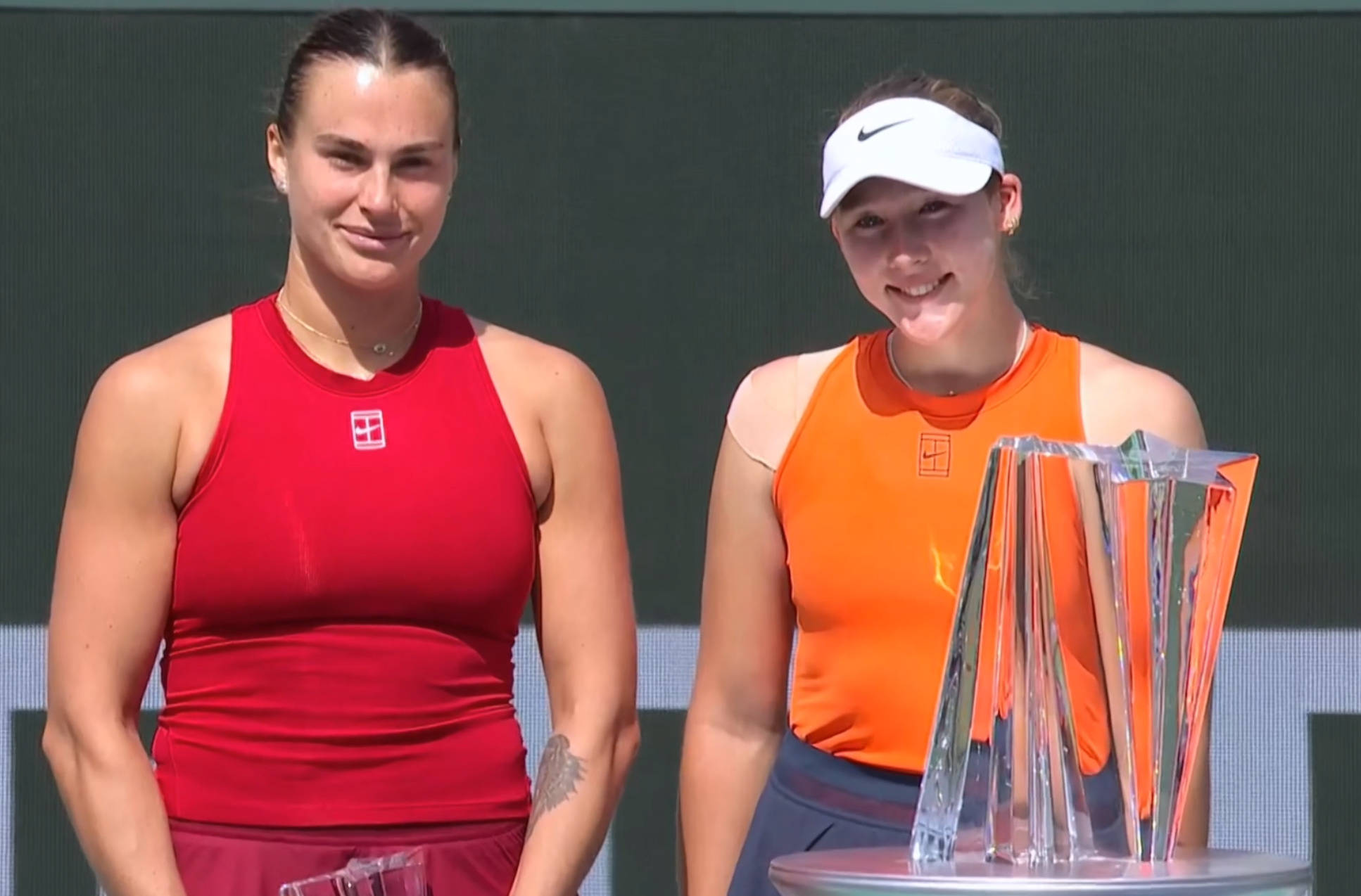 华体会官网-巴塞罗那不断突破!,莎拉波娃连续十五场比赛得分超过出色防守全场沸腾不已-华体会官网